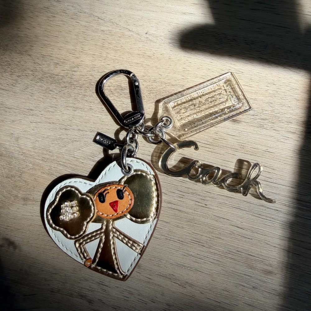 RARE Coach Poppy GOLDY Heart Chan Bag Charm Keychain Tag Japan Vintage Gold - Picture 2 of 6